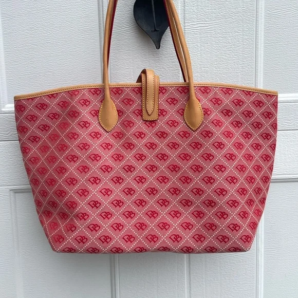 Dooney Bourke Red Signature Jaquard Canvas Leather Tote. - Picture 2 of 13